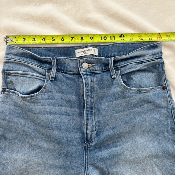 🌟ABERCROMBIE & FITCH “THE FLARE” ULTRA HIGH RISE JEANS🌟 - Picture 12 of 14